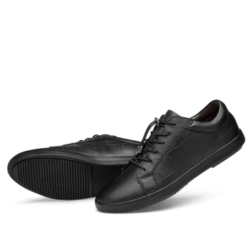 Hecho a mano Negro hombres zapatos de cuero Genuino de los Hombres casual zapatos de Moda de Alta calidad de los zapatos de cuero de los hombres flats, zapatos para Caminar al aire libre