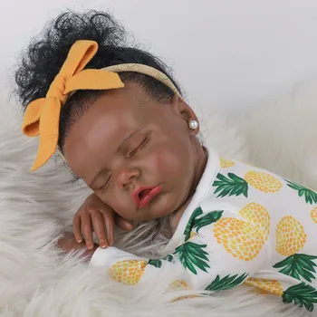 17inch afroamericanos reborn baby girl doll en color negro de cuerpo completo de suave silicona muñeca bebe reborn Baño de juguete