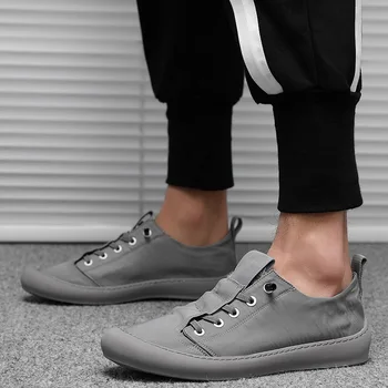2019 Nuevo estilo plano de cuatro temporadas de los hombres de zapatos de moda casual versión coreana de poner un pie jóvenes doudou hombres casual zapatos