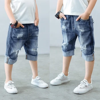 Los chicos del dril de algodón Longitud de la Rodilla de verano de 2020 nueva versión coreana de los cinco pantalones sueltos niños bebé agujero casual jeans marea