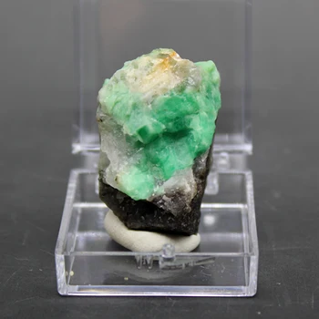Natural verde esmeralda minerales gema-grado cristal de muestras de piedras y cristales los cristales de cuarzo tamaño de la caja de 3.4 cm