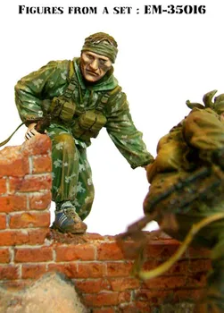 Escala 1/35 de la guerra moderna fuerzas especiales rusas (incluyendo la plataforma), la Resina Modelo de Kit de la figura de Envío Gratis