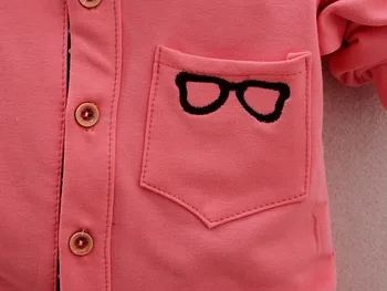 2016 coreana de Ropa de Bebé Conjuntos de niños pajarita camisetas gafas parte superior de los pantalones de los niños de algodón chaqueta de punto 2pcs chicos de la primavera de conjuntos