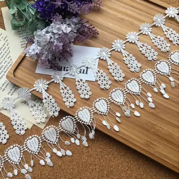 Exquisita forma de corazón de la borla de las flores de poliéster soluble en agua de la tela de encaje DIY ropa velo de novia accesorios de decoración