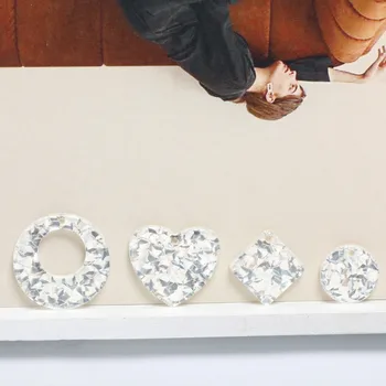 Nuevo estilo 40pcs/lot decoración de Lentejuelas geometría rondas/plaza/corazones en forma de perlas de resina de diy de la joyería del pendiente colgante de accesorios